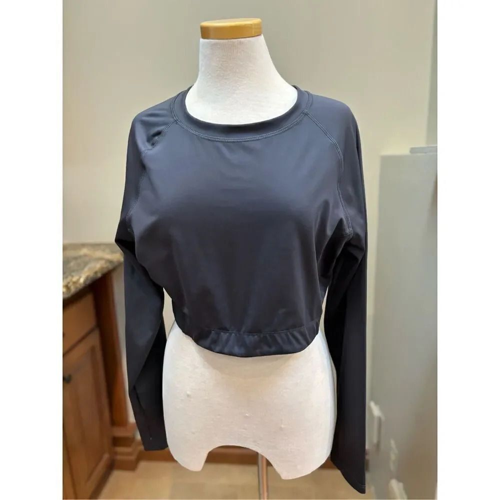 Love Sports juniors XXL (20) cropped long sleeve athletic top w- finger holes gr